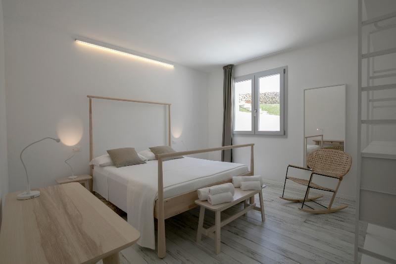 Camaro Aparthotel 4*